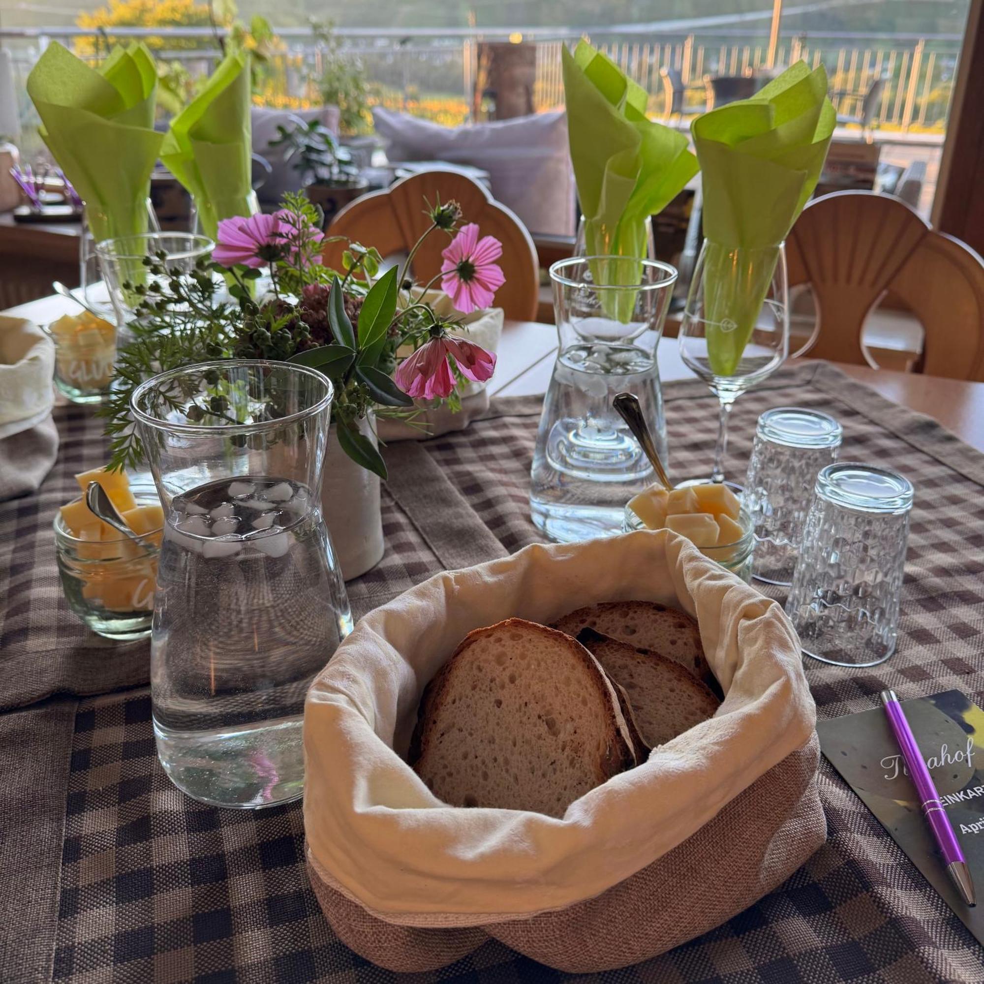 לינה וארוחת בוקר בראונברג Weingut Tiliahof מראה חיצוני תמונה
